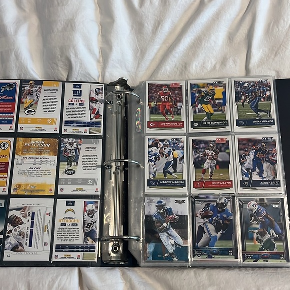 Binder full of football cards $210 or best offer - Picture 2 of 16